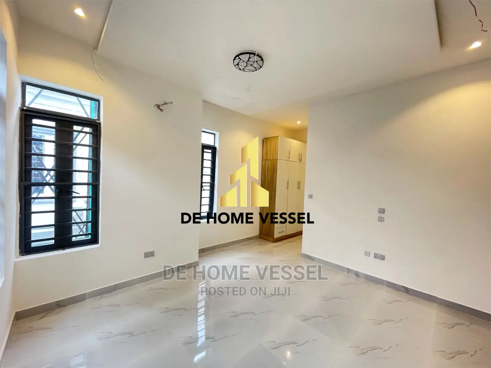 5bdrm Duplex in Ologolo for Sale in Ologolo