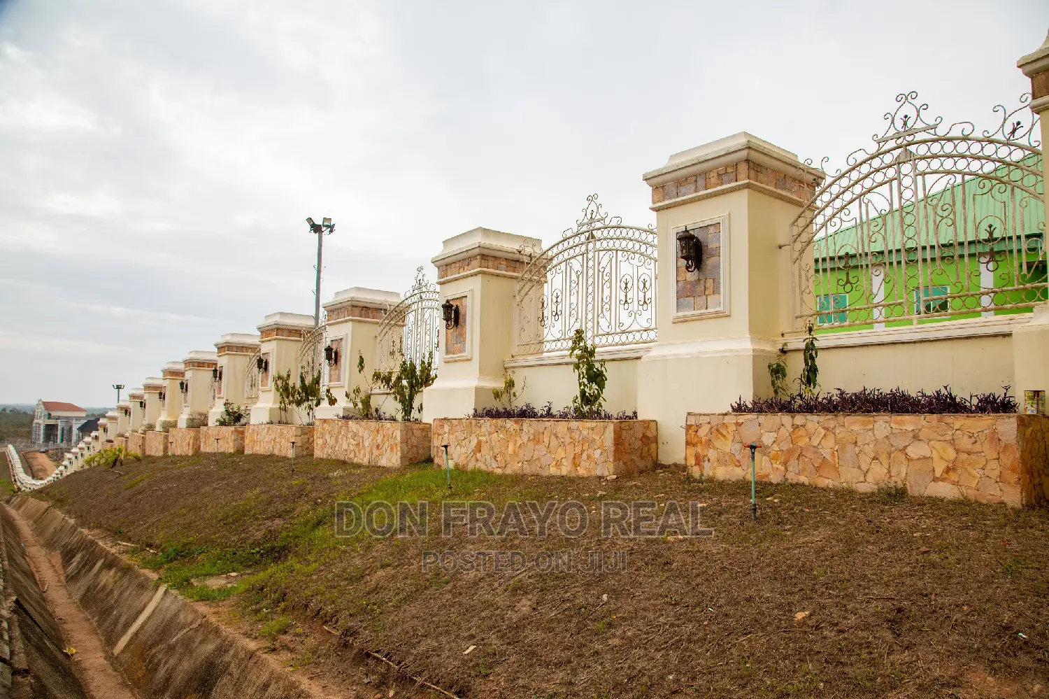 Cheap Pay Land for Sale in West Park Aiyegun Oleyo 3.5m in Akala Express