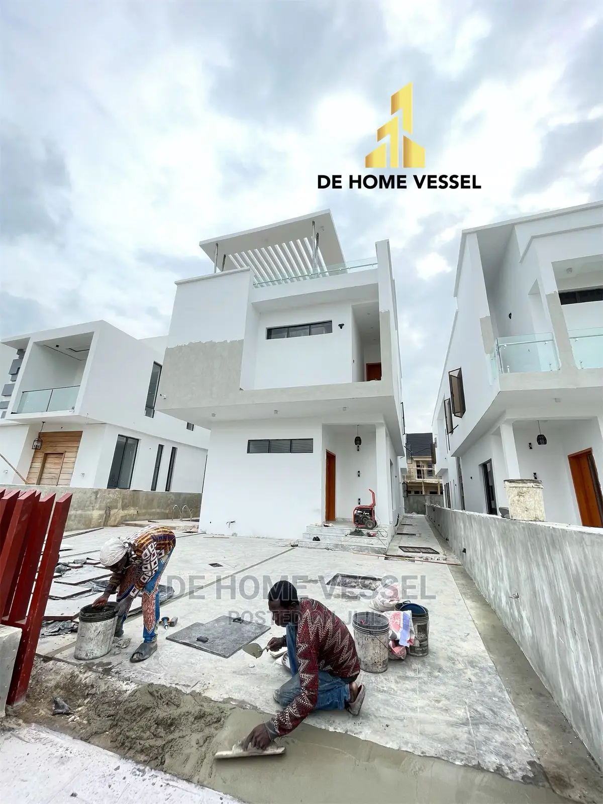 5bdrm Duplex in Chevron for Sale in Chevron