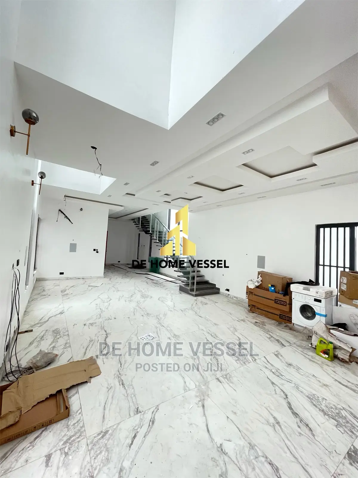 5bdrm Duplex in Chevron for Sale in Chevron