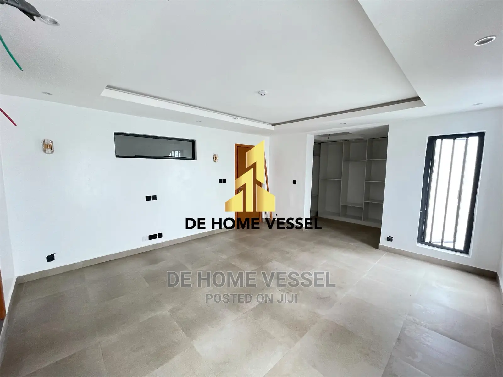 5bdrm Duplex in Chevron for Sale in Chevron