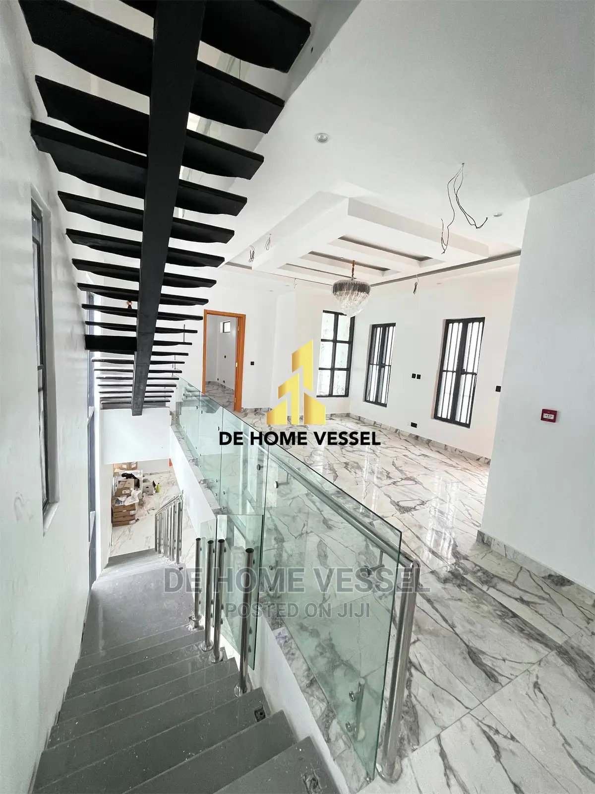 5bdrm Duplex in Chevron for Sale in Chevron