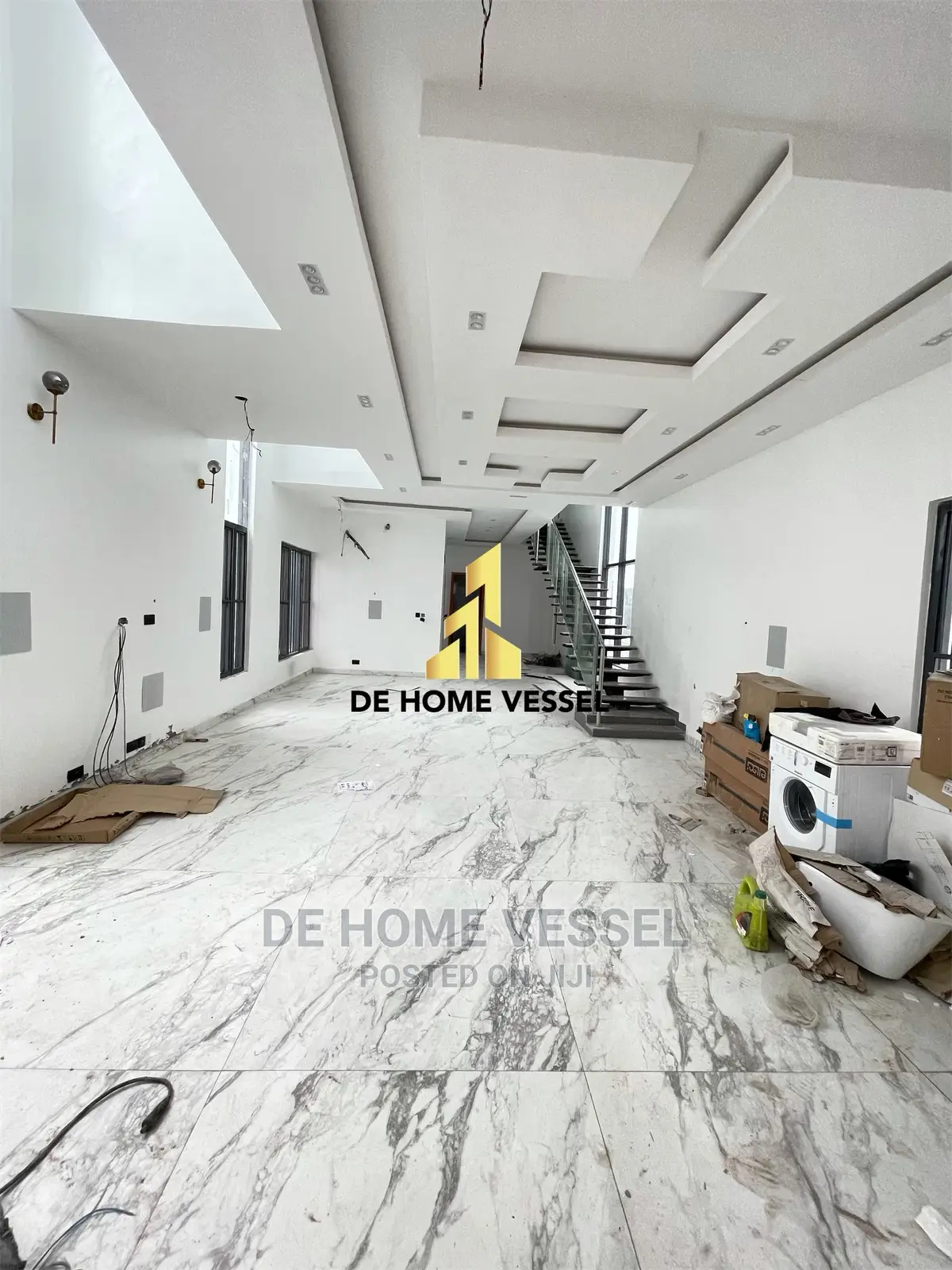 5bdrm Duplex in Chevron for Sale in Chevron