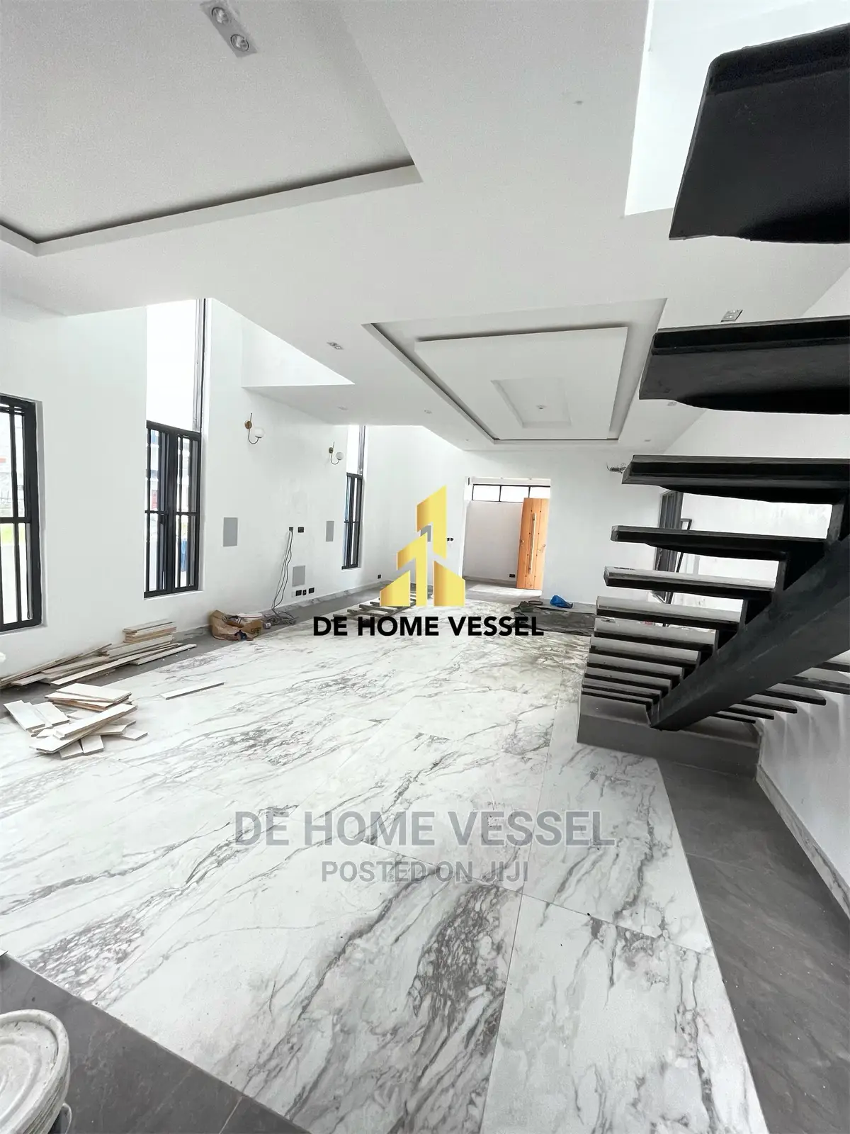 5bdrm Duplex in Chevron for Sale in Chevron