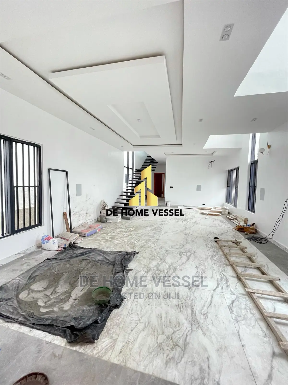 5bdrm Duplex in Chevron for Sale in Chevron