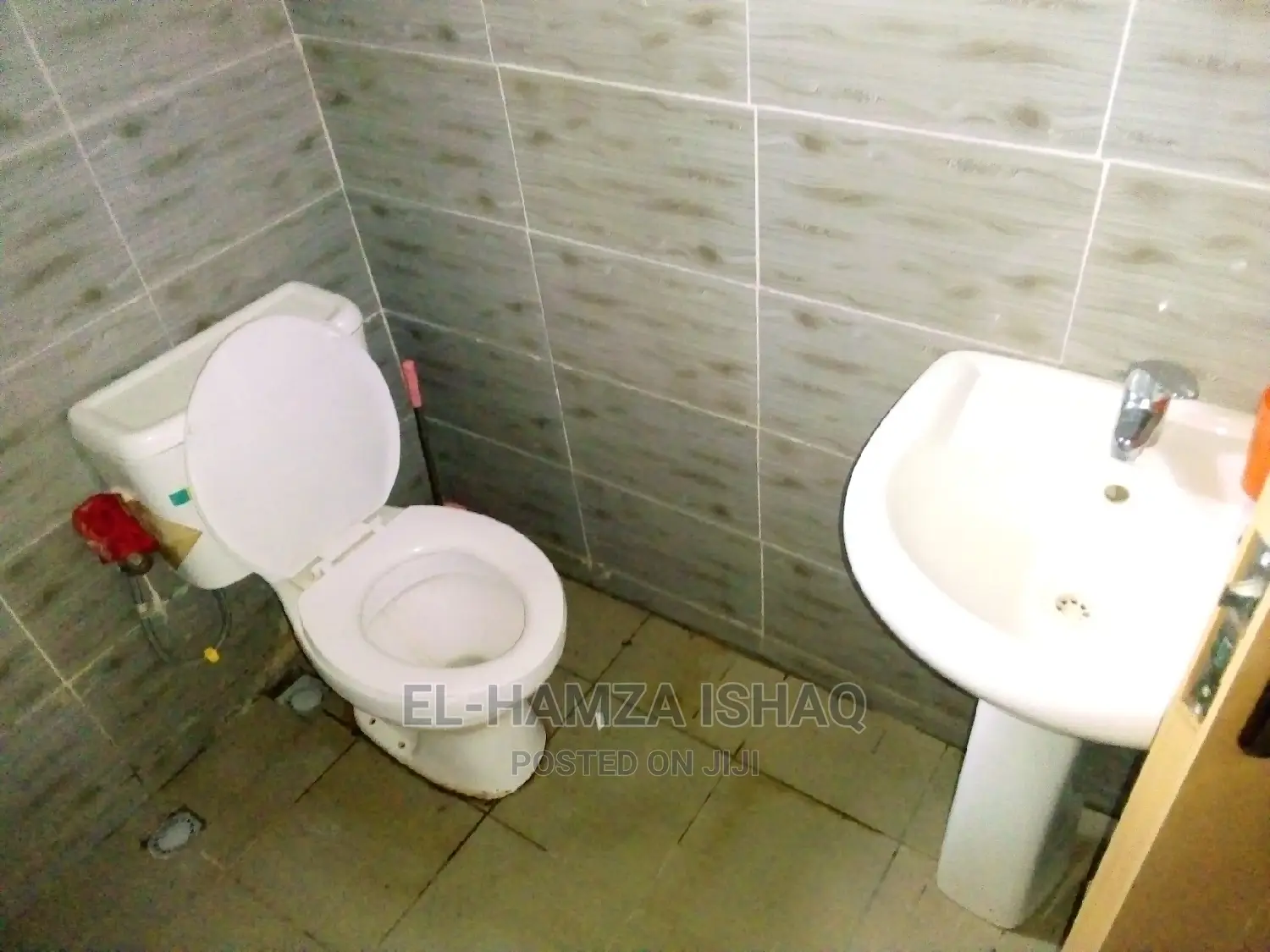 3bdrm Block of Flats in Amac, Lugbe District for sale in Lugbe District