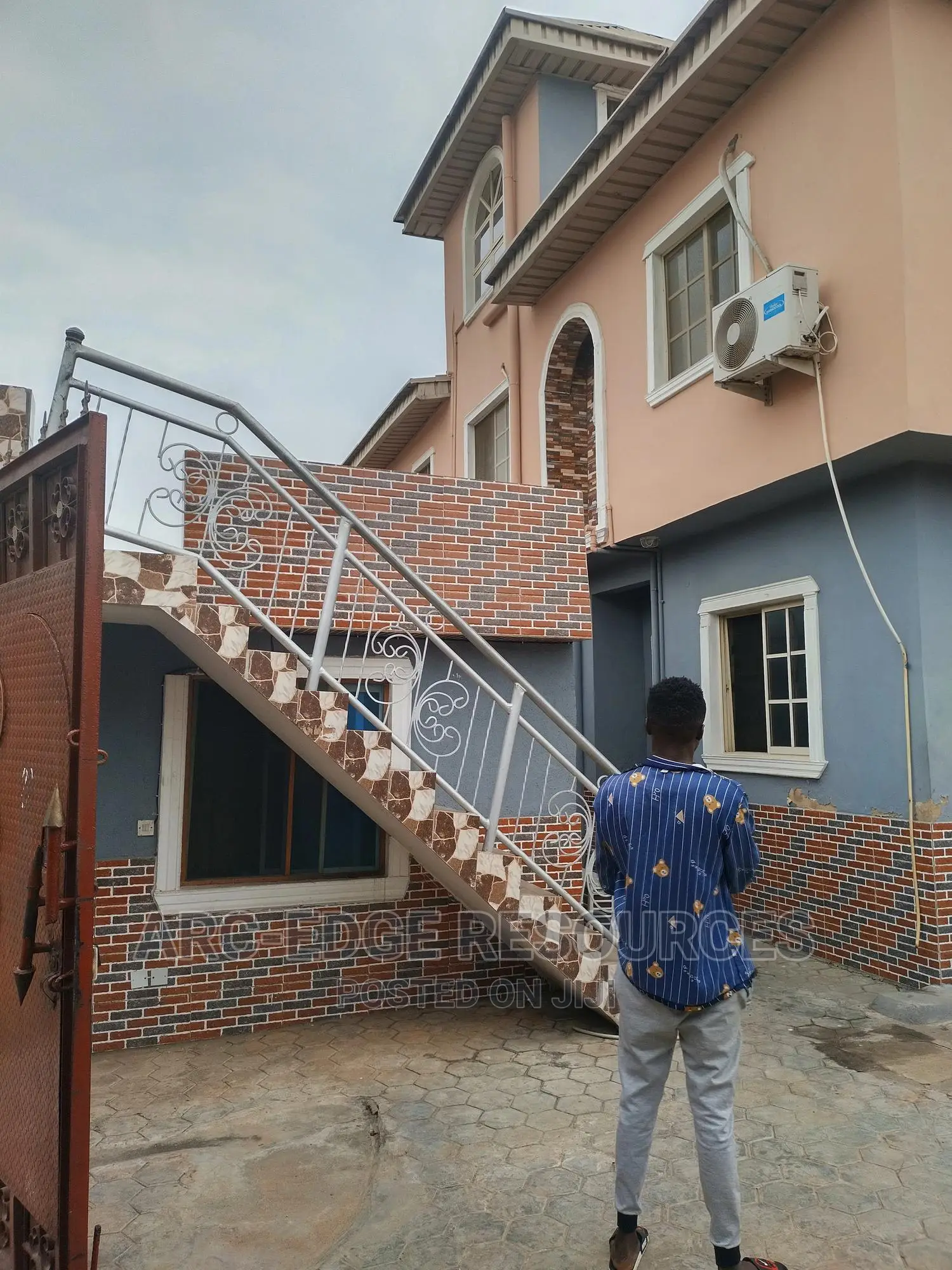 3bdrm Block of Flats in Ago Palace for Sale in Ago Palace