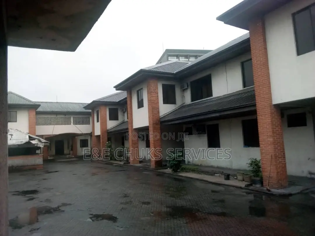 Standard 21 Rooms Hotel at Gra Portharcourt in Obio-Akpor