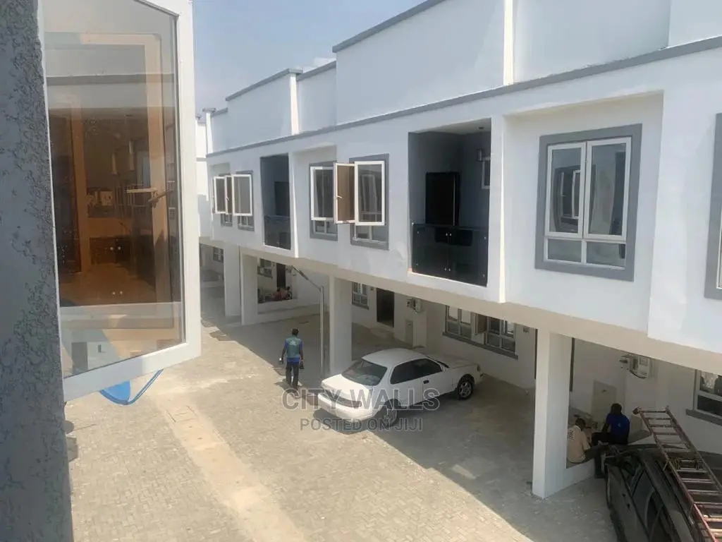 4bdrm Townhouse / Terrace in Victoria Crest, Chevron for rent in Chevron