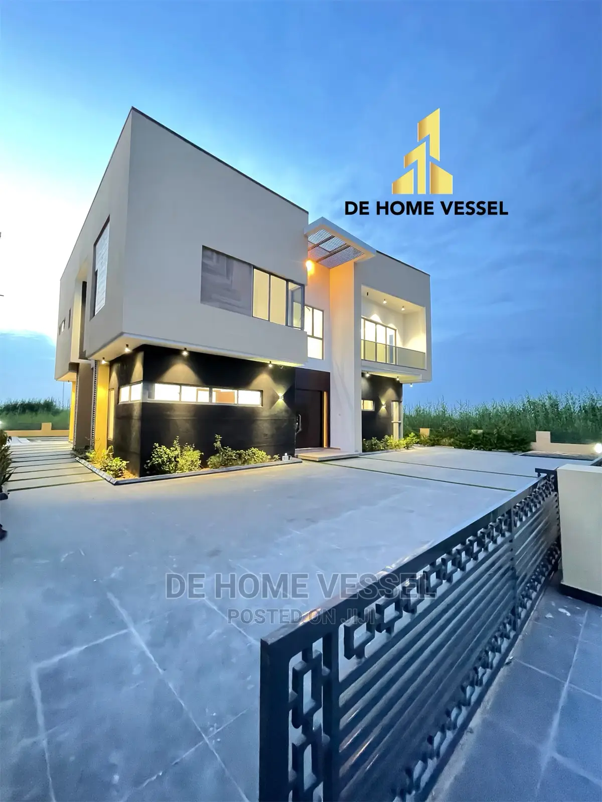 5bdrm Duplex in Chevron for Sale in Chevron