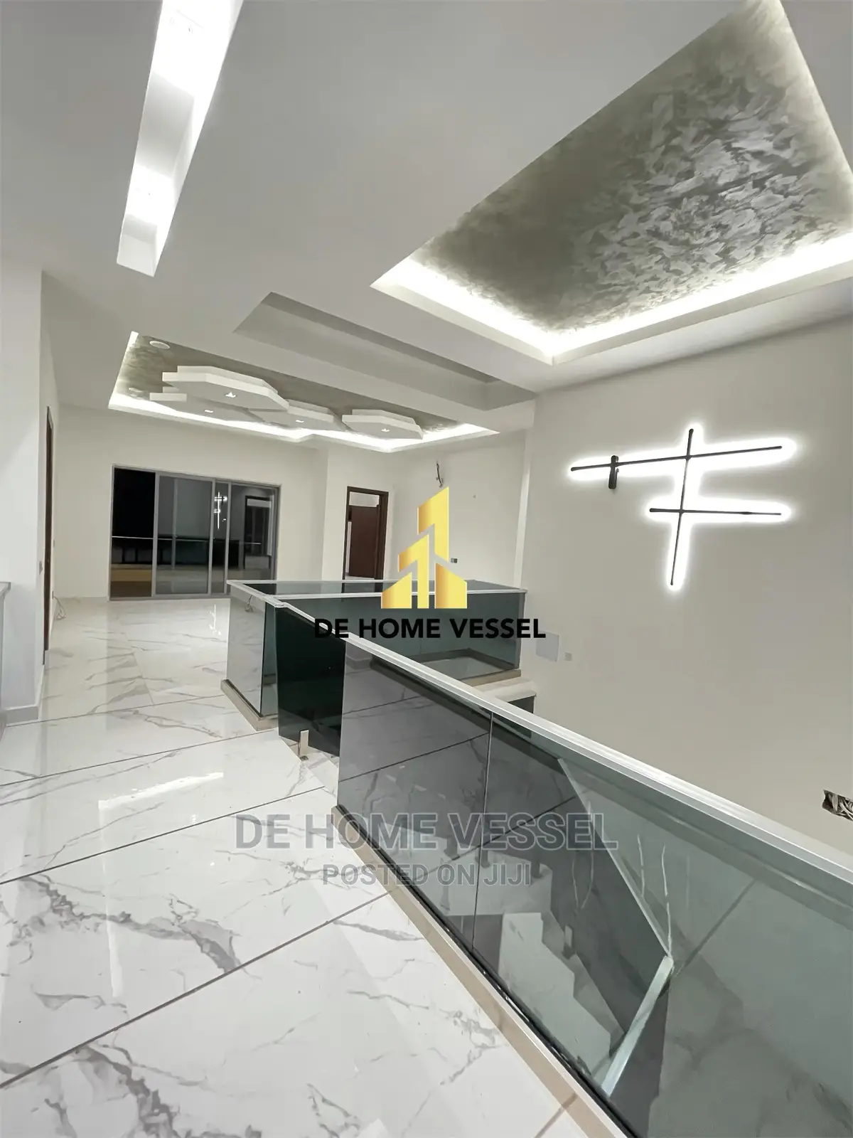 5bdrm Duplex in Chevron for Sale in Chevron