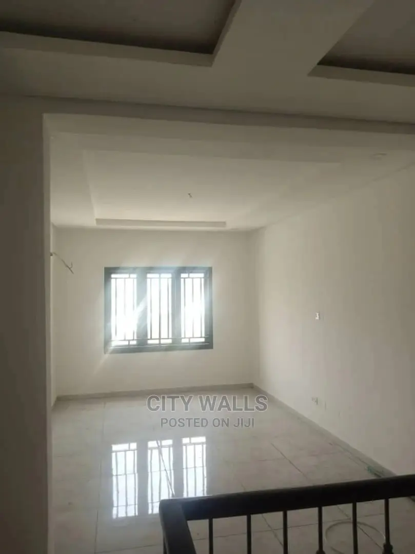 4bdrm Duplex in Ikate for Sale in Ikate