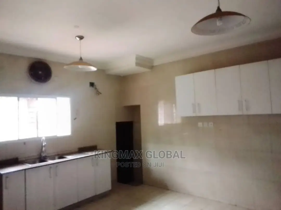 4bdrm Townhouse/Terrace in Wuye for Sale in Wuye