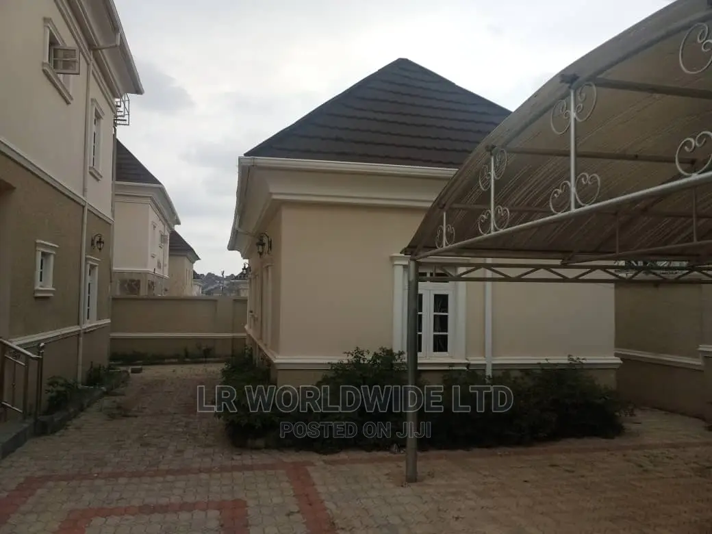 5bdrm Duplex in Efab Metropolis, Gwarinpa for sale in Gwarinpa