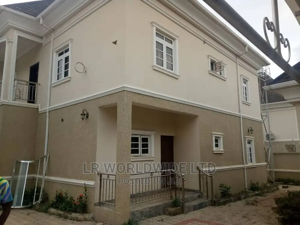 5bdrm Duplex in Efab Metropolis, Gwarinpa for sale in Gwarinpa