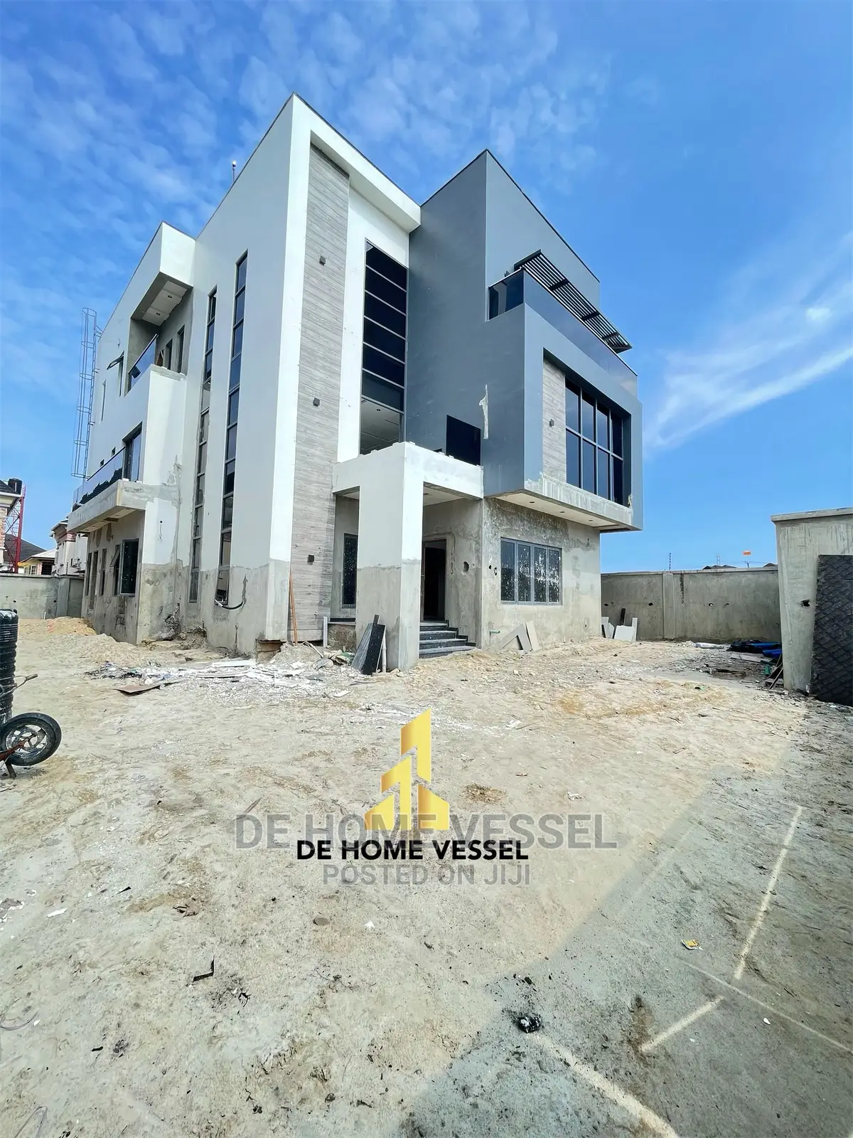 5bdrm Duplex in Lekki for Sale in Lekki