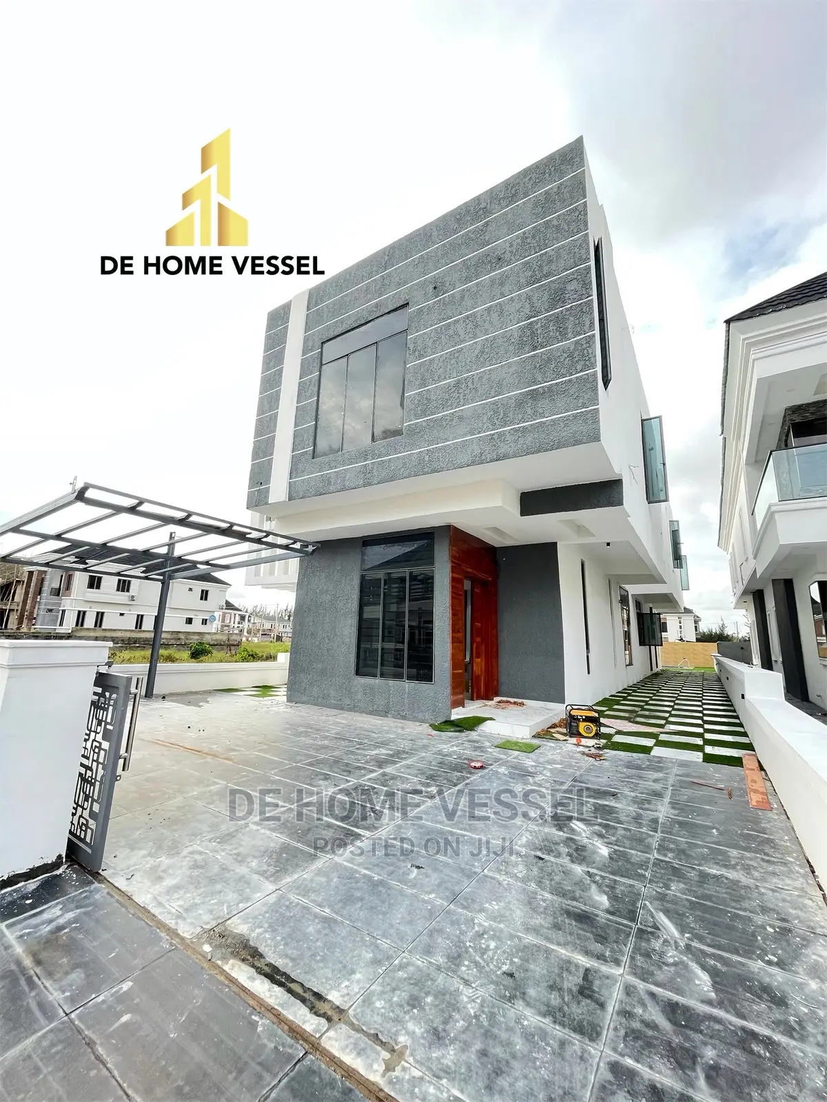5bdrm Duplex in Ikota for sale in Ikota