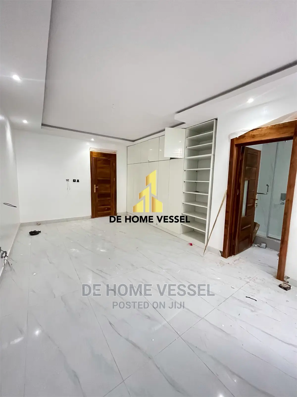 5bdrm Duplex in Ikota for sale in Ikota