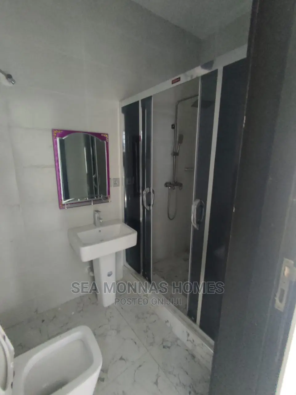 3bdrm Block of Flats in Ikate for sale in Ikate