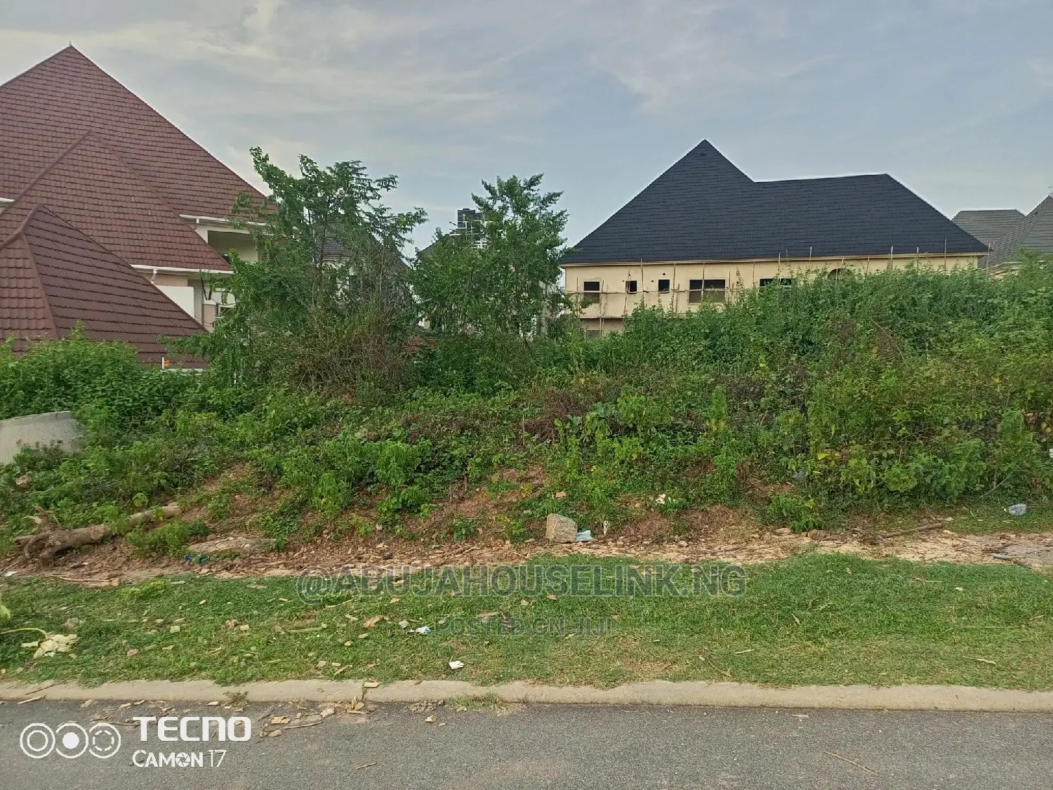 A Flat Plot Of Land For Sale At Guzape in Guzape District