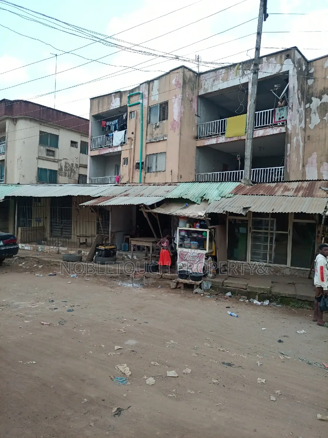 2bdrm Block of Flats in Custom Bus Stop for sale in Abaranje
