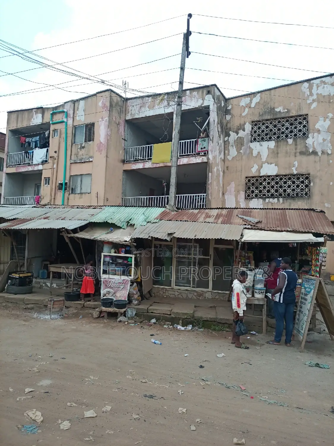 2bdrm Block of Flats in Custom Bus Stop for sale in Abaranje
