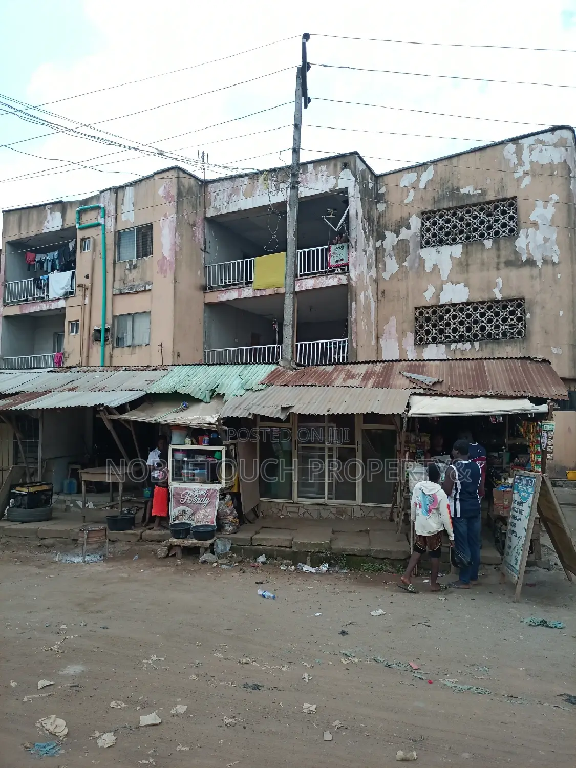 2bdrm Block of Flats in Custom Bus Stop for sale in Abaranje