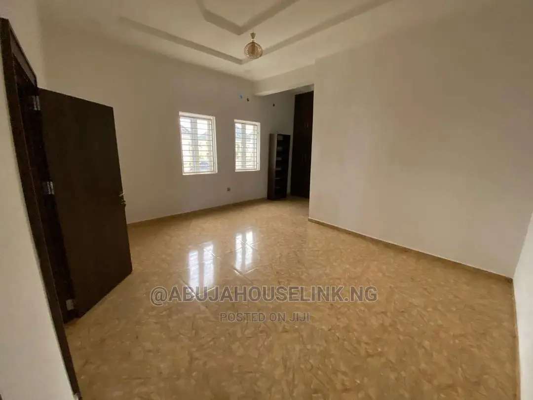5bdrm Duplex in Efab Metropolis for sale in Gwarinpa