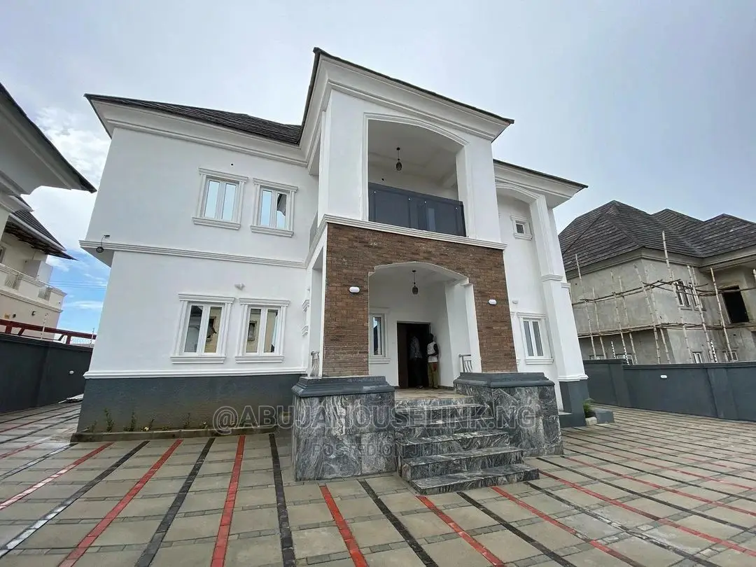 5bdrm Duplex in Efab Metropolis for sale in Gwarinpa