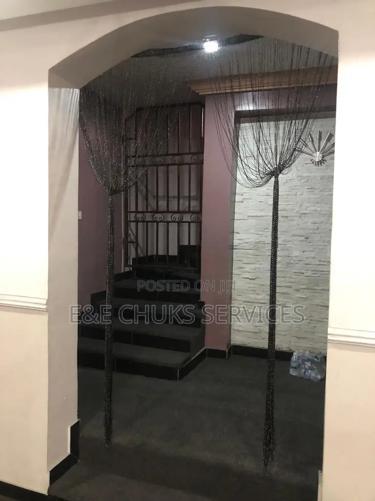 5bdrm Duplex in Obio-Akpor for Sale in Obio-Akpor