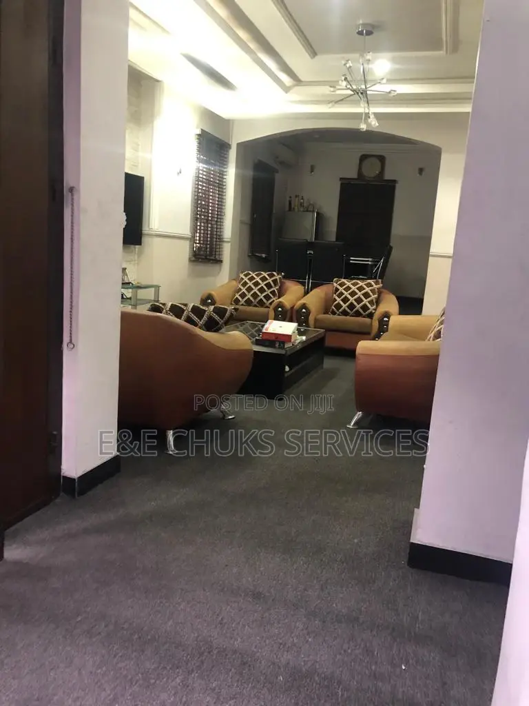 5bdrm Duplex in Obio-Akpor for Sale in Obio-Akpor
