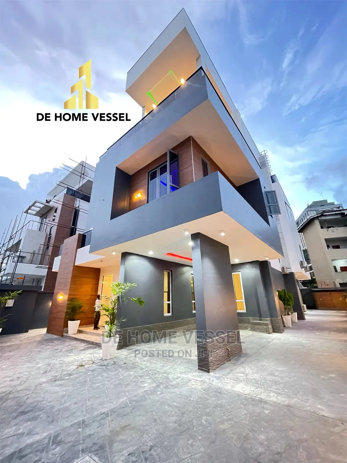 5bdrm Duplex in Old Ikoyi for Sale in Old Ikoyi
