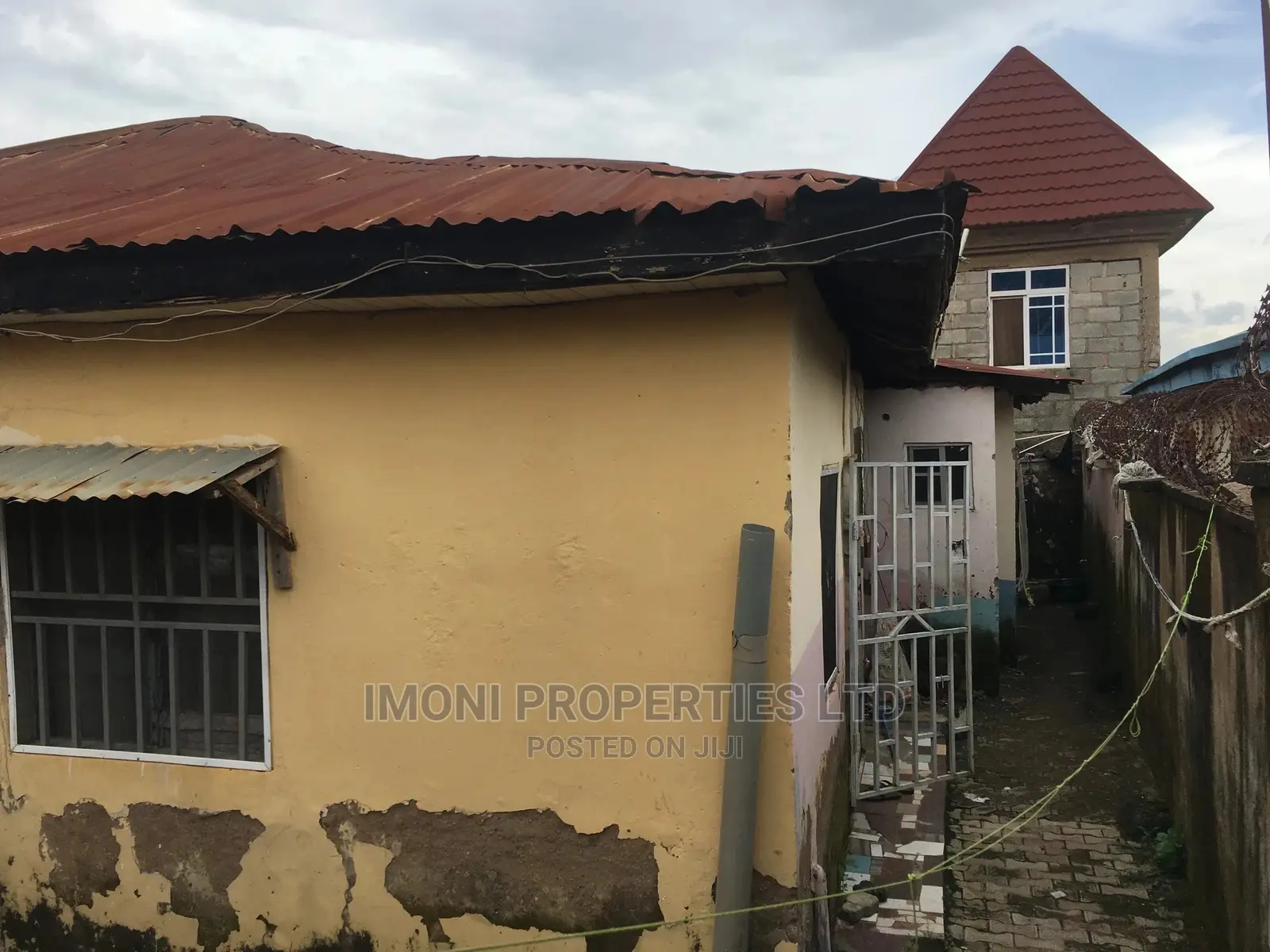 6bdrm House in Sokale, Dutse-Alhaji for sale in Dutse-Alhaji