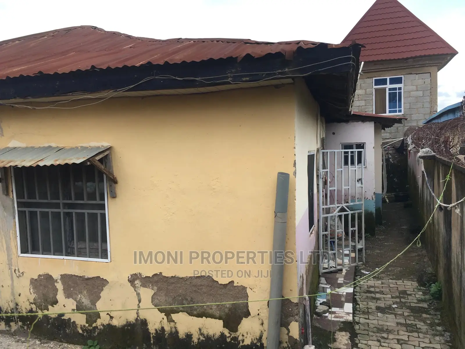 6bdrm House in Sokale, Dutse-Alhaji for sale in Dutse-Alhaji