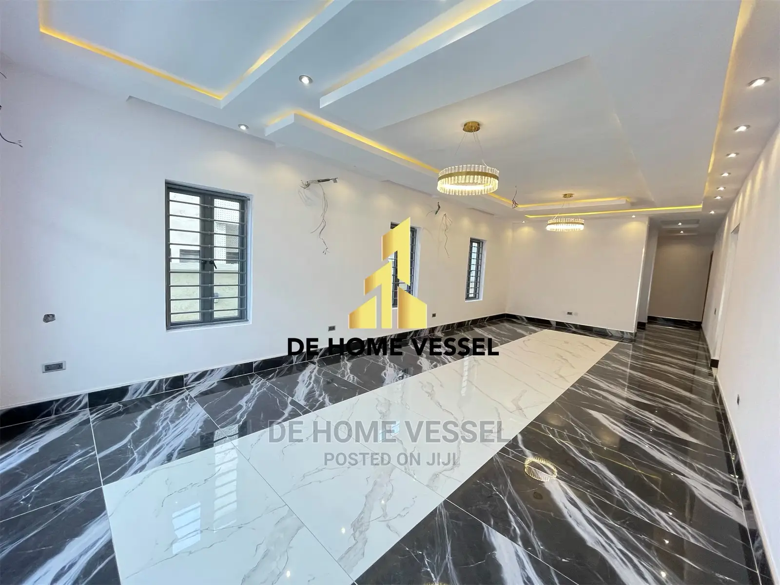 5bdrm Duplex in Lekki Phase 1 for Sale in Lekki Phase 1