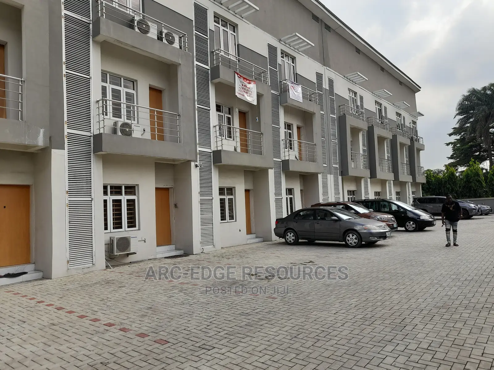 4bdrm Duplex in Mende for sale in Mende