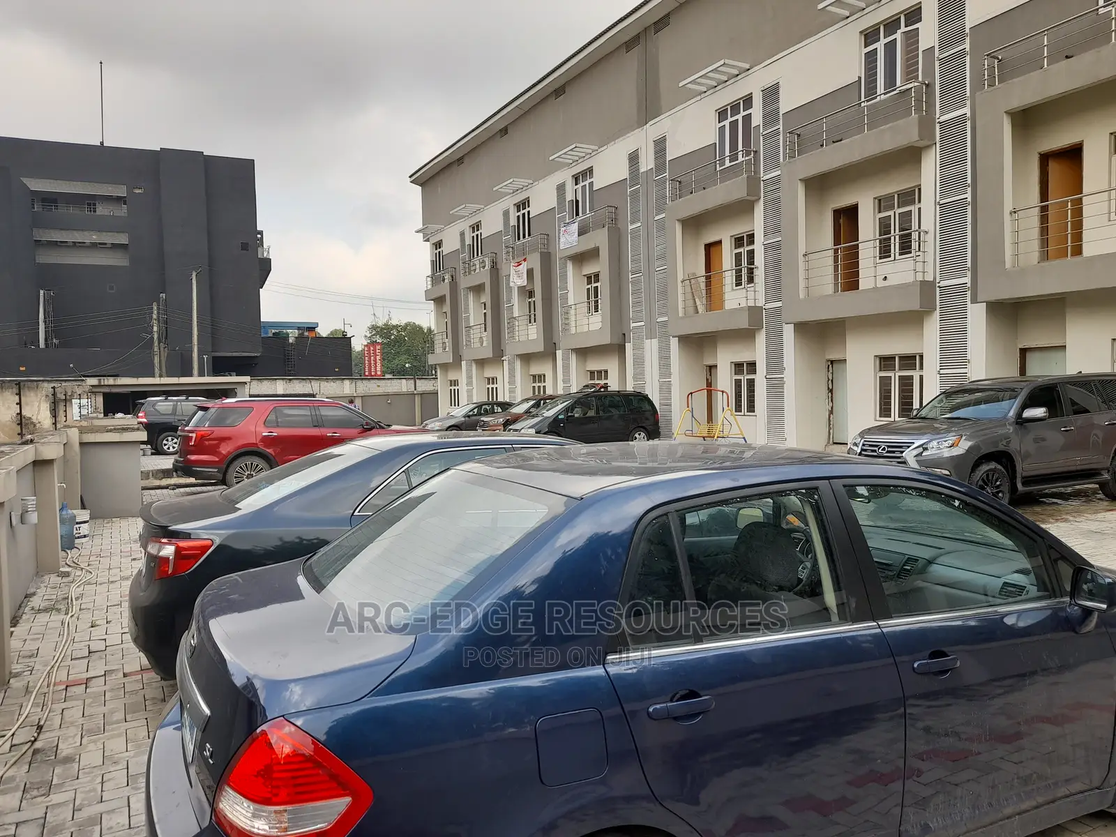4bdrm Duplex in Mende for sale in Mende