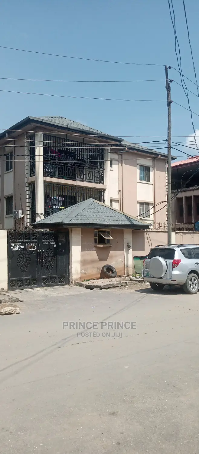 3bdrm Block of Flats in Surulere for sale in Surulere