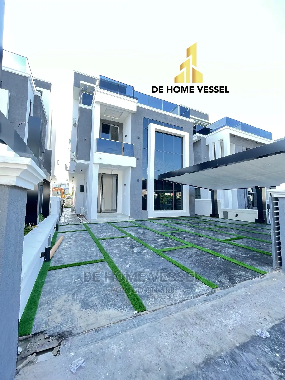 5bdrm Duplex in Ikota for Sale in Ikota