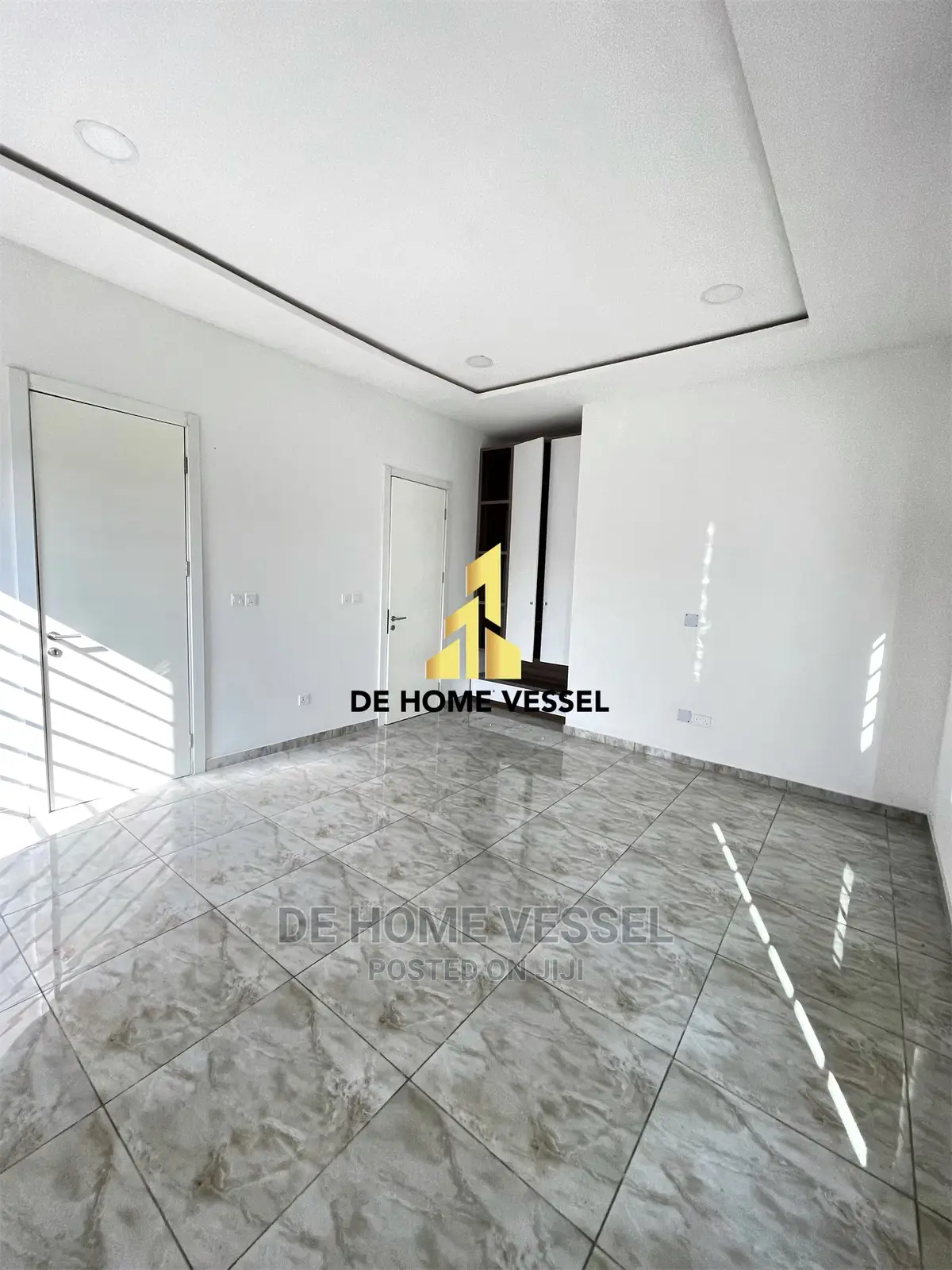 5bdrm Duplex in Ikota for Sale in Ikota