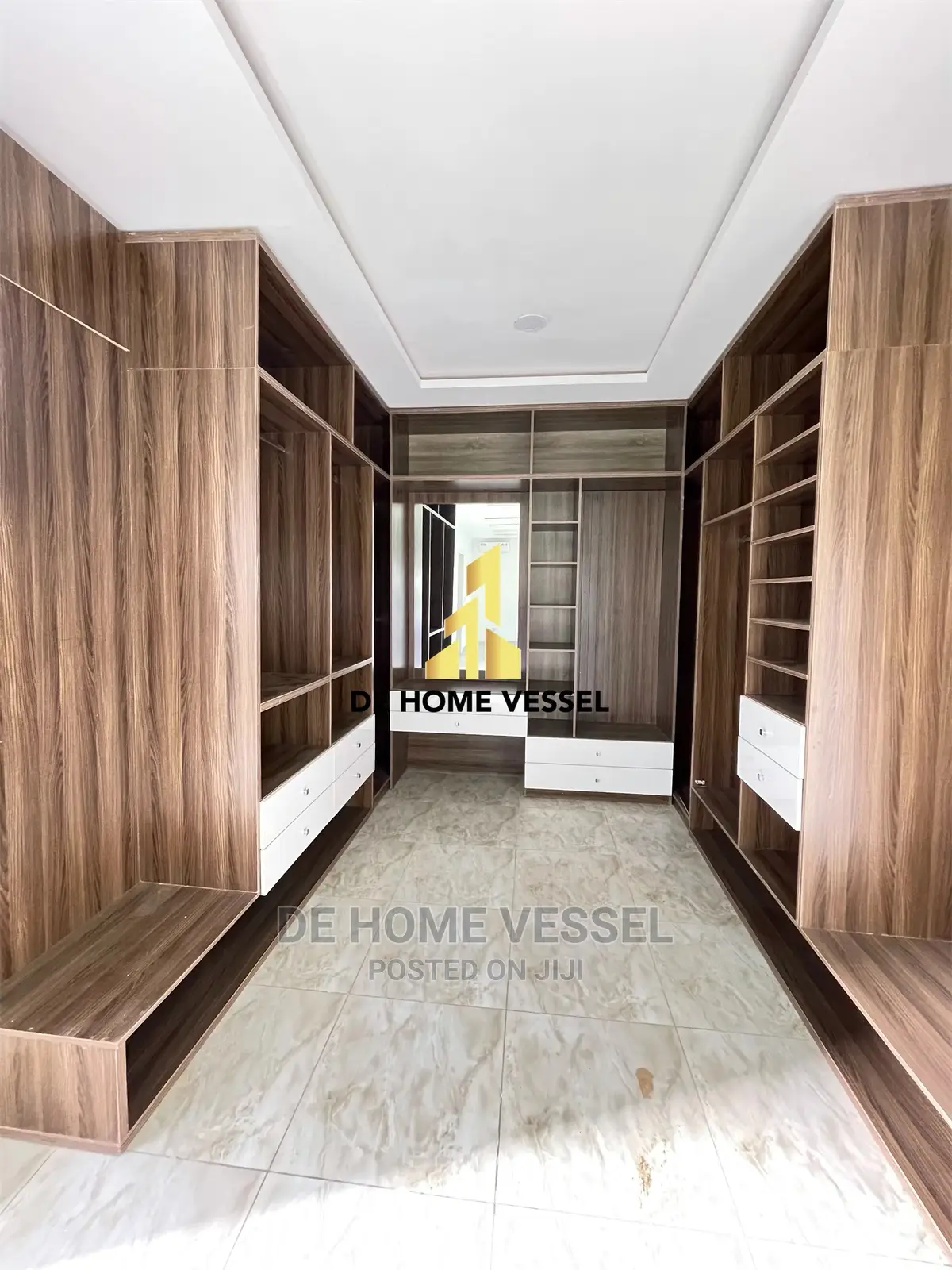 5bdrm Duplex in Ikota for Sale in Ikota