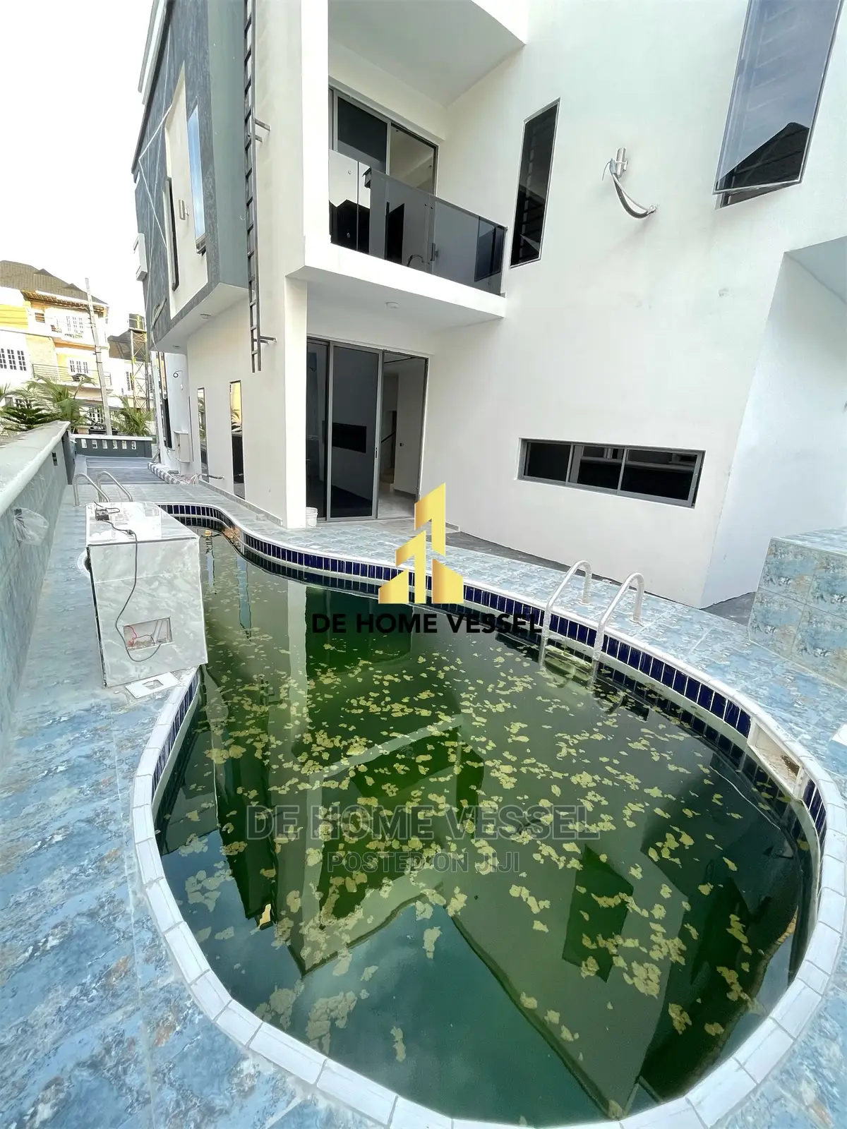 6bdrm Duplex in Ikota for Sale in Ikota