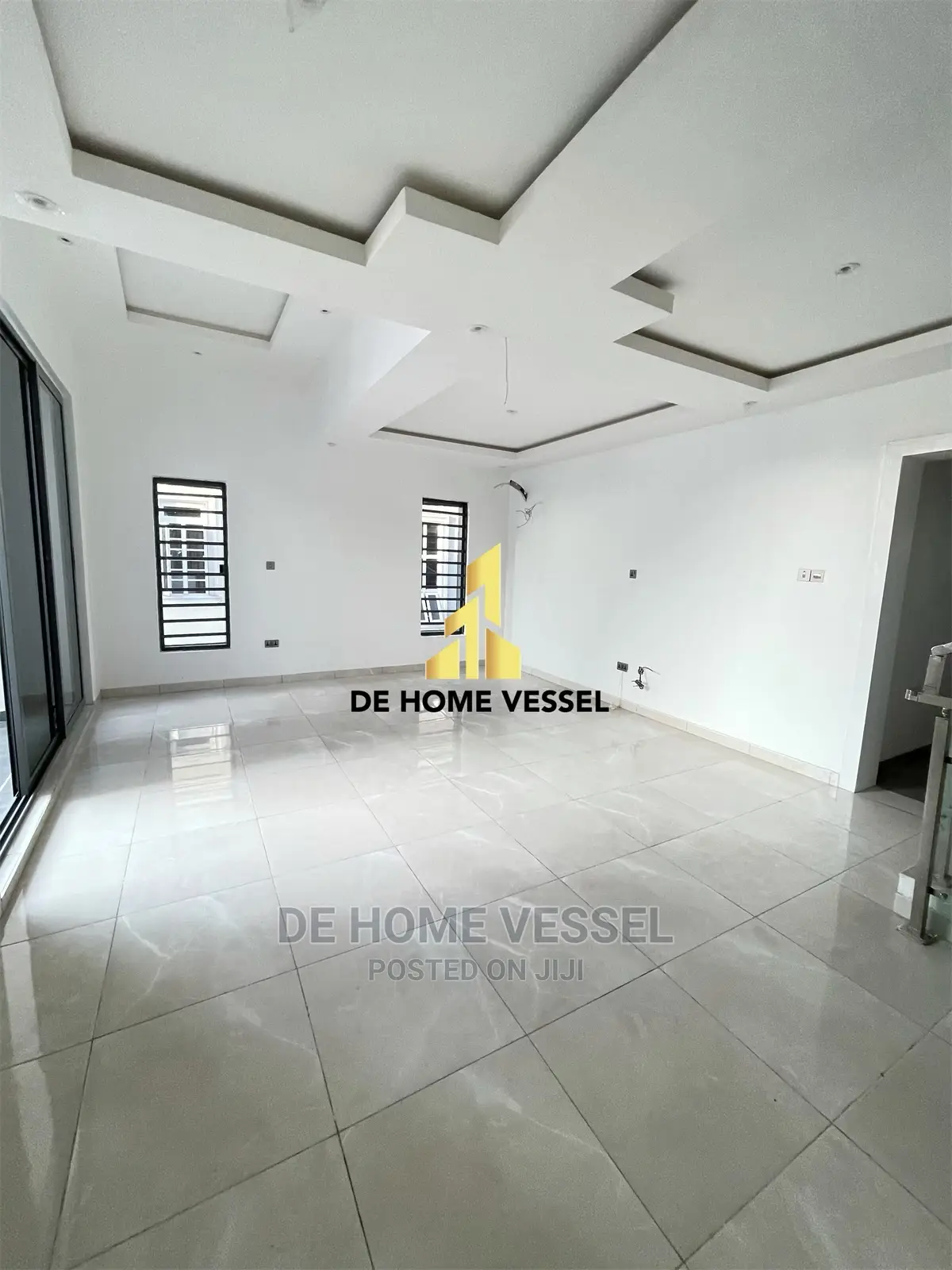 6bdrm Duplex in Ikota for Sale in Ikota