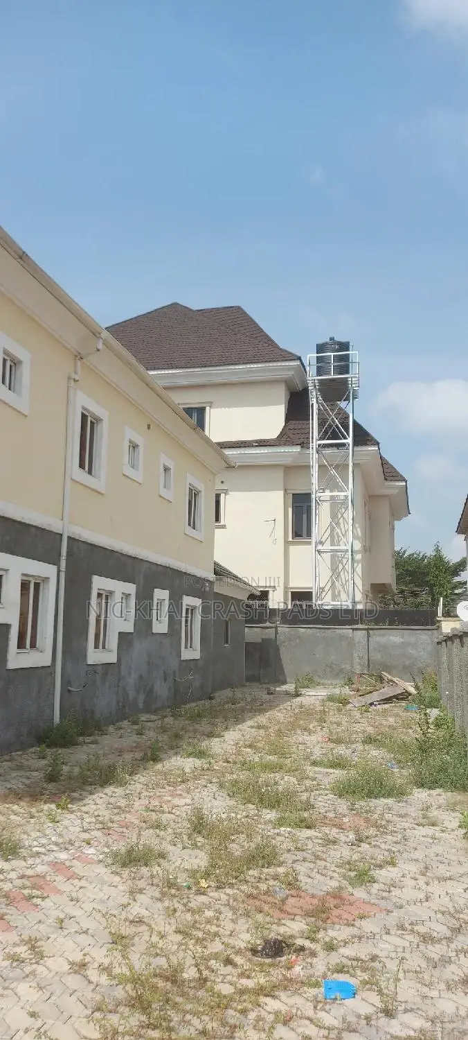 3bdrm Block of Flats in Off 69 Road, Gwarinpa for sale in Gwarinpa