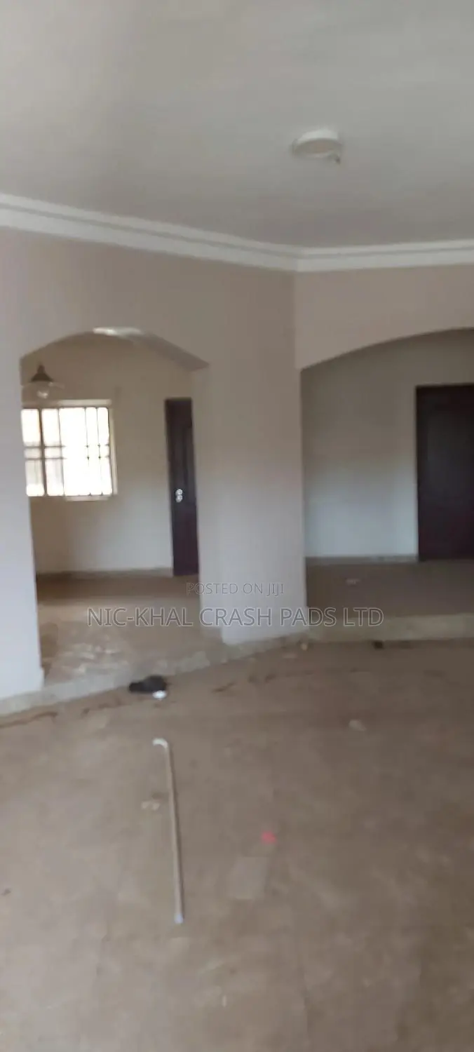 3bdrm Block of Flats in Off 69 Road, Gwarinpa for sale in Gwarinpa