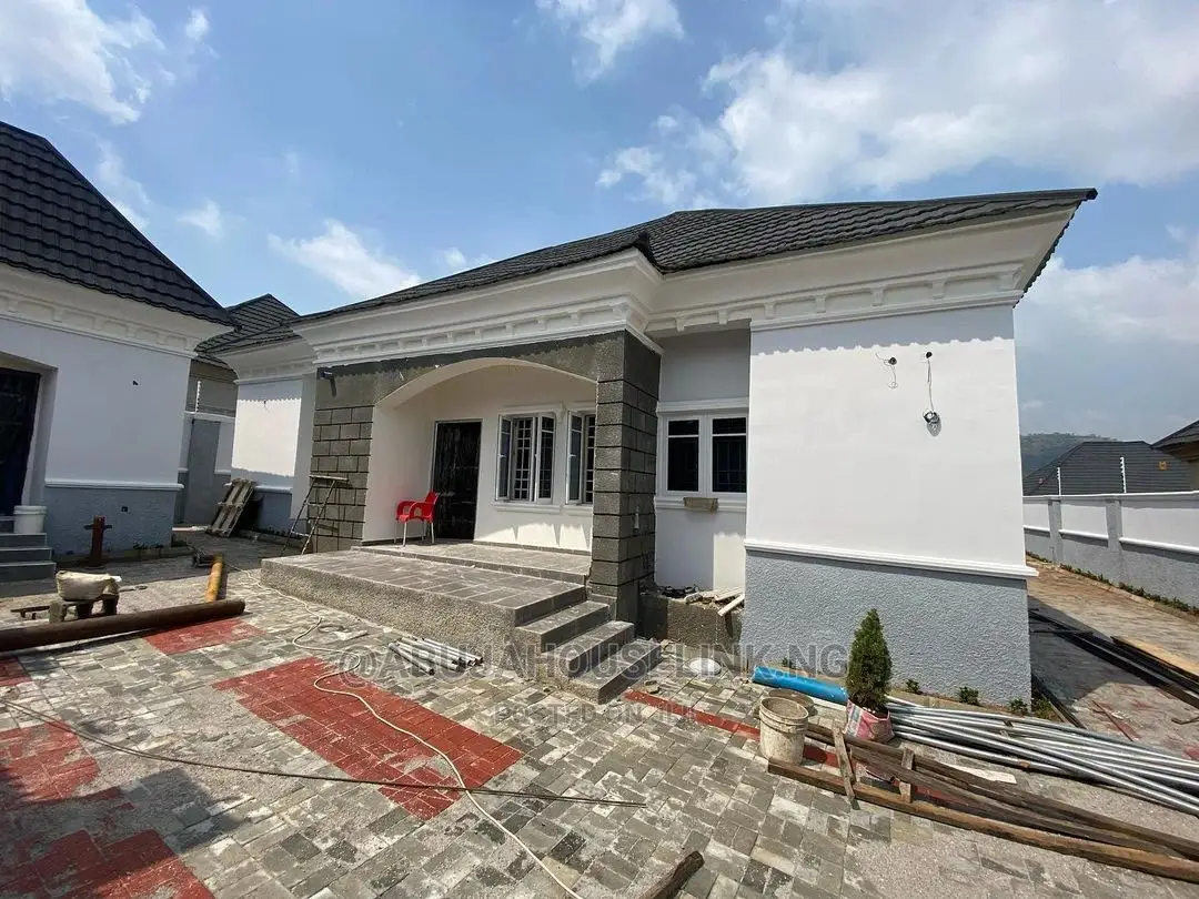 3bdrm Bungalow in Efab Queens Estate for sale in Gwarinpa