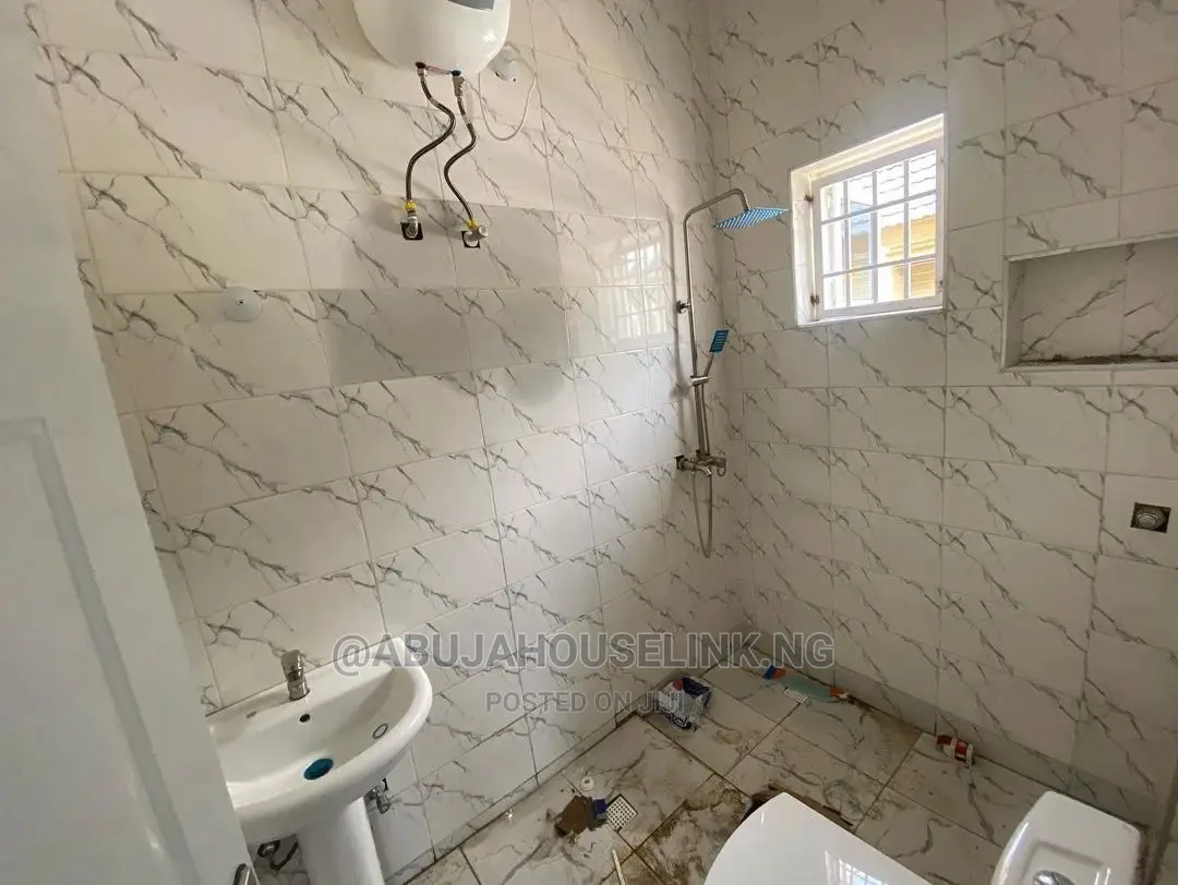 3bdrm Bungalow in Efab Queens Estate for sale in Gwarinpa
