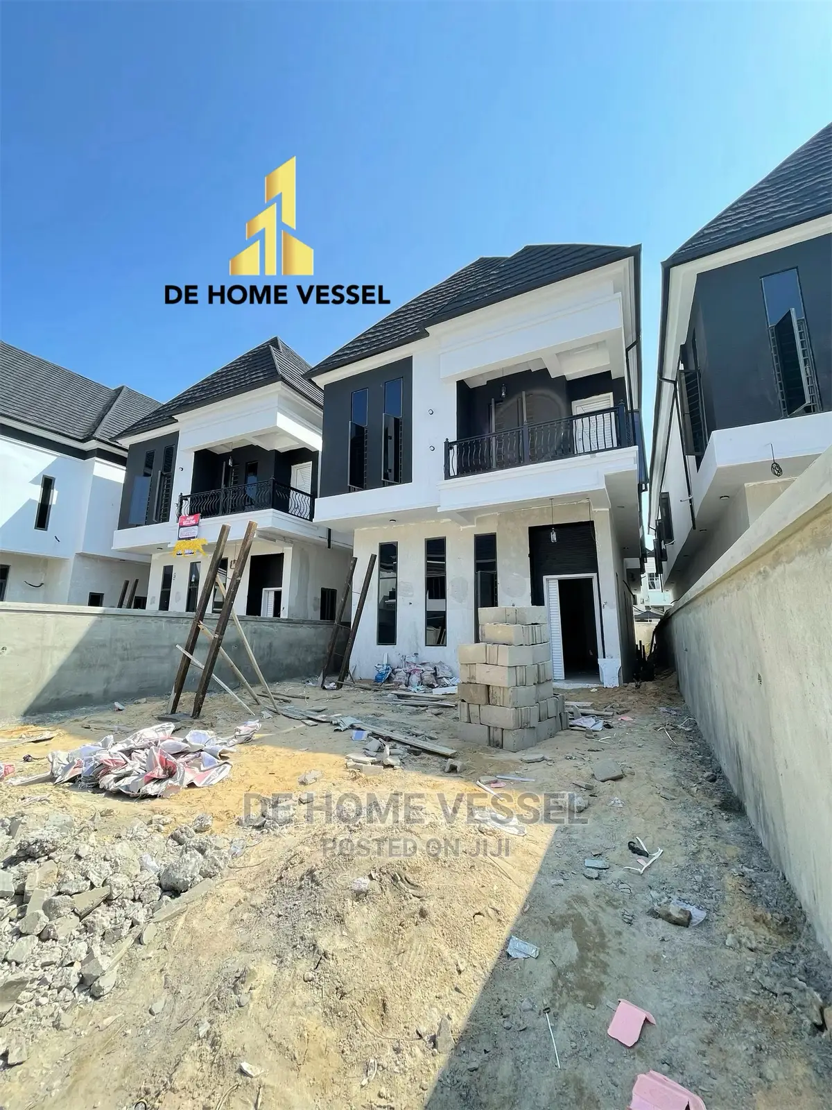 5bdrm Duplex in Chevron for Sale in Chevron