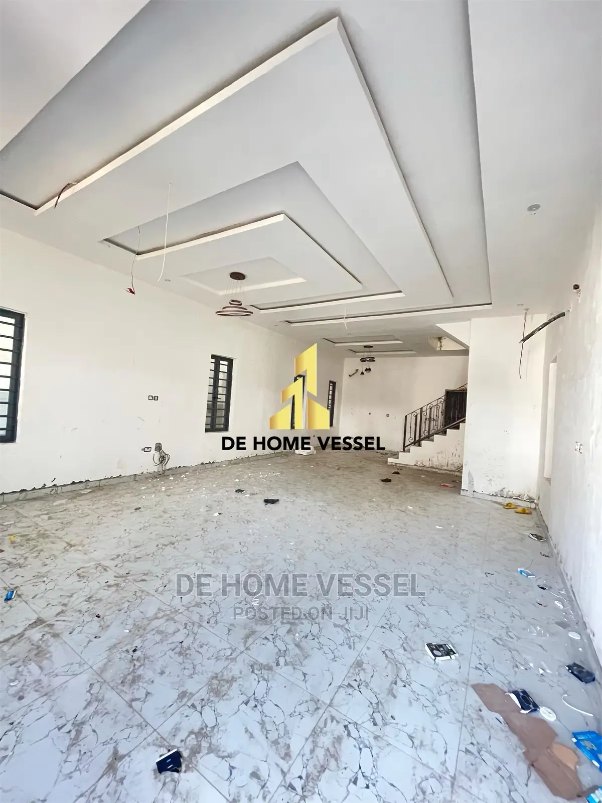 5bdrm Duplex in Chevron for Sale in Chevron