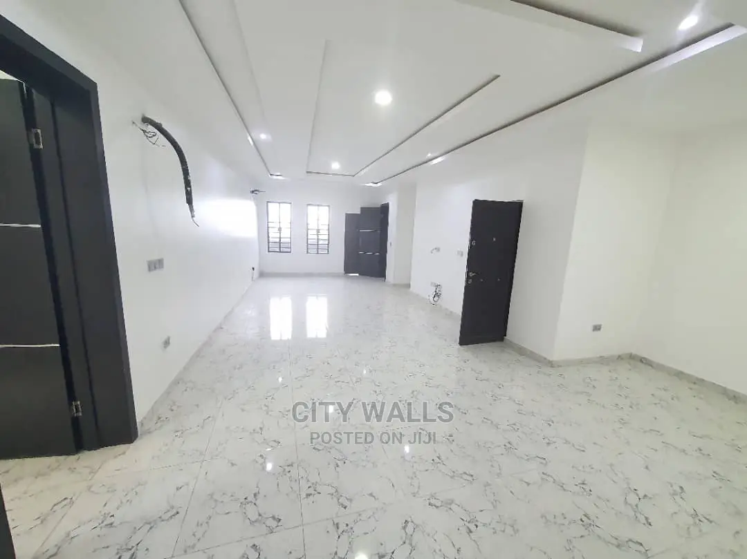 2bdrm Penthouse in Ikate for Rent in Ikate